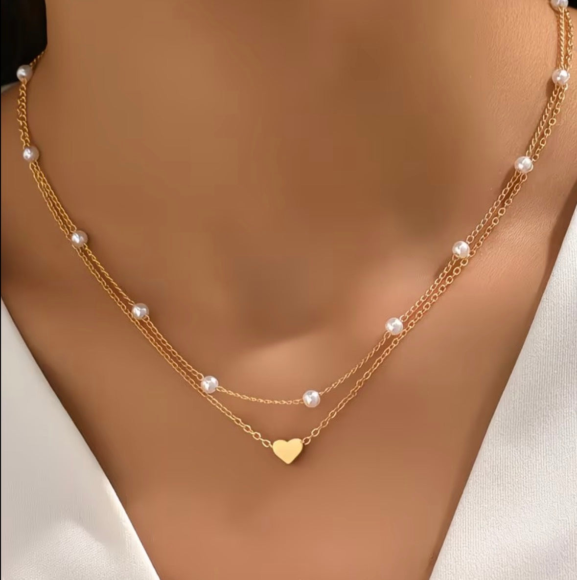 Cadenita doble de perlas y corazones