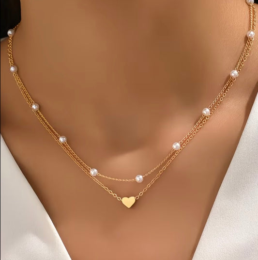 Cadenita doble de perlas y corazones