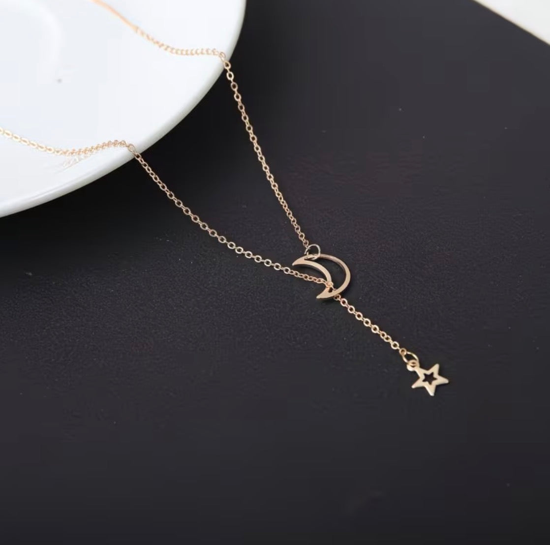Cadenita de luna y estrella