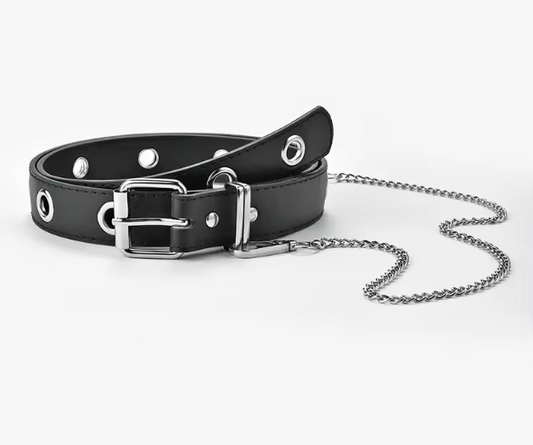 Cinturón de ojales con cadena