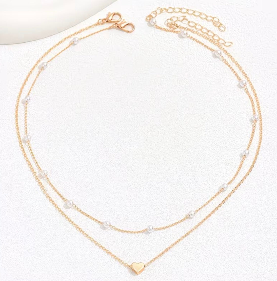 Cadenita doble de perlas y corazones